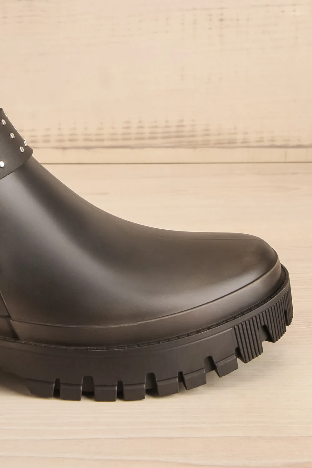 Alsie | Black Rain Boots w/ Belt