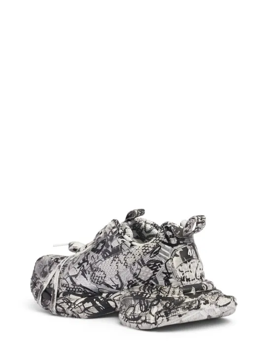 Balenciaga   3XL extreme graffiti sneakers 