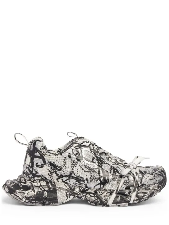 Balenciaga   3XL extreme graffiti sneakers 