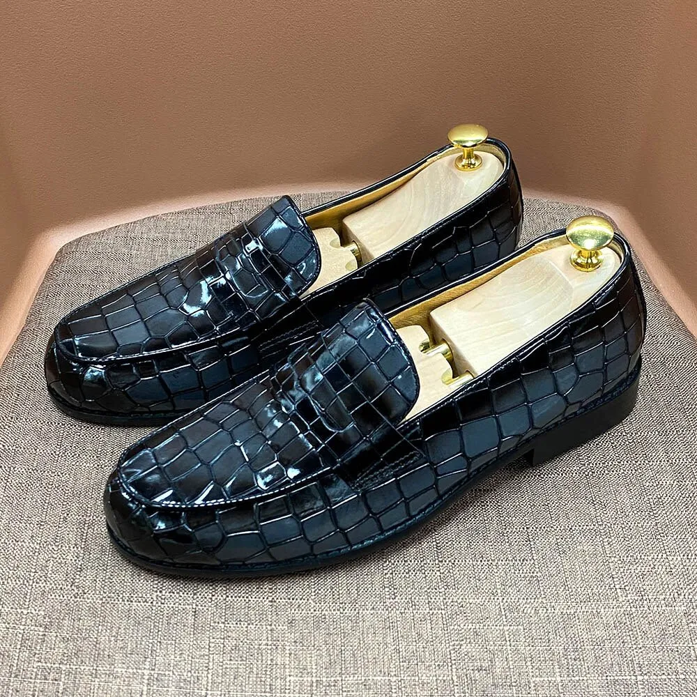 New Genuine Cow Leather Men Causal Loafer Shoes Men's Flats Luxury Crocodile Pattern Patent Leather Slip on Formal Men Loafers