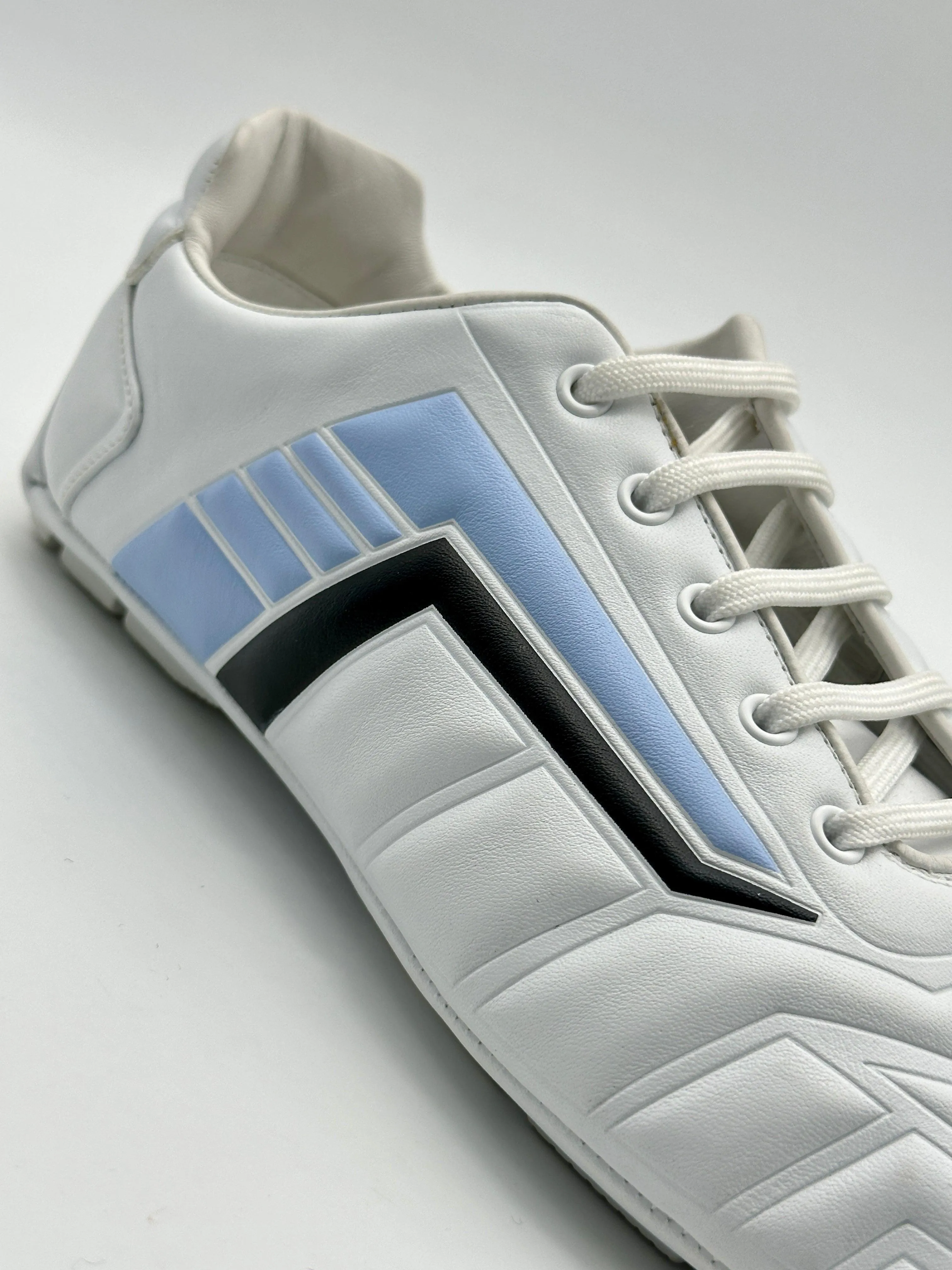 Rev Sneakers